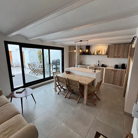 Centrico Duplex Con Piscina شقة